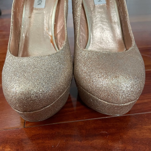 Steve Madden Gold Glitter ‘Caryssa’ Pumps sz 9.5 - Picture 7 of 13